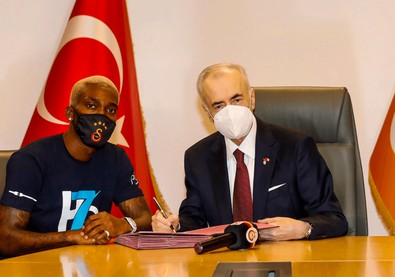 Son Dakika Haberi... Galatasaray Onyekuru'yu açıkladı: Yuvana Hoş geldin - Resim : 2
