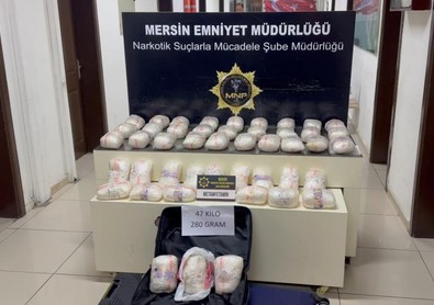 Mersin'de şok operasyon: Valizlerde 47 kilo metamfetamin ele geçirildi! 4 şüpheli yakalandı - Resim : 1