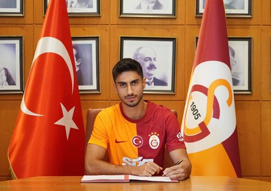 İki teklif birden geldi! Galatasaray’ın yeni transferi geldiği gibi gidiyor! Sürpriz ayrılığa hazır olun! - Resim : 2