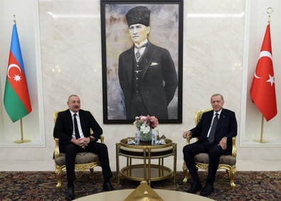 Cumhurbaşkanı Erdoğan, Azerbaycan Cumhurbaşkanı İlham Aliyev ile görüştü! - Resim : 2