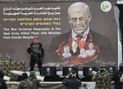 4 rehinenin cansız bedeni İsrail'e teslim edildi! Hamas'tan dikkat çeken fotoğraf! - Resim : 1
