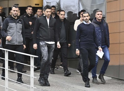 Hakemlerden Halil Umut Meler’e destek: “Hakemlik ve futbol konuşacak halimiz yok, Halil Umut Meler’in yanındayız” - Resim : 1