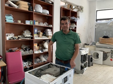 Çamaşır makinesinden çıkan şeye inanamadı! "Çok şaşırdım ve korktum" - Resim : 1
