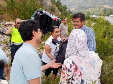 Trafik kazası geçirmişti! Eski Bakan Zeybekci taburcu oldu - Resim : 1
