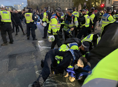 Londra'da Filistin ve İsrail'e destek eylemleri: 126 kişi gözaltına alındı - Resim : 1