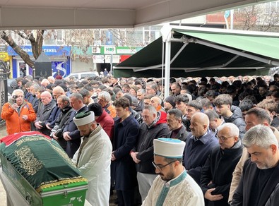 Milli judocu Emre'ye acı veda: İkizi tabutun başından bir an olsun ayrılmadı! - Resim : 1