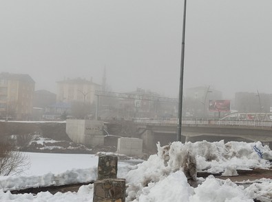 İlkbaharın ilk ayında termometreler -13 dereceyi gösterdi. Ardahan dondurucu soğuğa teslim oldu - Resim : 1