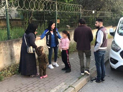 Gebze'de çocuklarını dilendiren ailelere operasyon yapıldı! Dilencilere cezai işlem uygulandı - Resim : 1