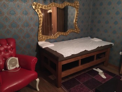 Yer: Ankara... Rezalet lüks villaya baskın yapılınca ortaya çıktı!.. 'Masaj salonu' adı altında..! - Resim : 2