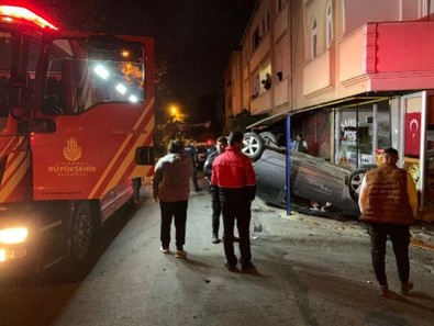 Tartıştığı kişilerin üzerine sürdüğü araç takla attı! Aracı bırakıp kaçtı - Resim : 1