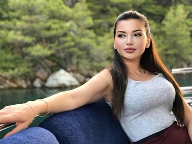 Esra Ezmeci kimdir? Psikolog Esra Ezmeci kimdir, kaç yaşında, nereli? - Resim : 1