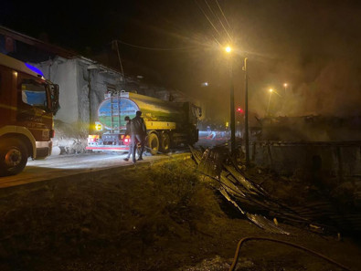 Ankara’da ahır yangını: Can kaybı yaşanmadı - Resim : 2