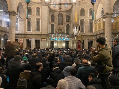 81 ilde şehitlerimiz için eller semaya açıldı: Sabah namazında dualar edildi - Resim : 1
