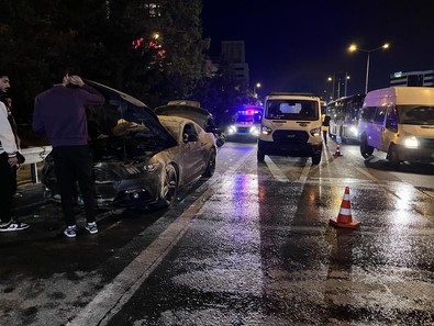 Lüks otomobil alev alev yandı, küle döndü - Resim : 1