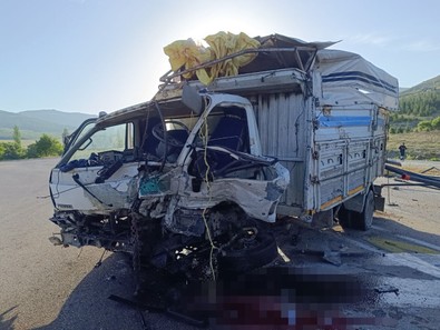 Afyonkarahisar'da yaşanan kazada korkunç detay ortaya çıktı: 1 ölü, 16 yaralı! - Resim : 3