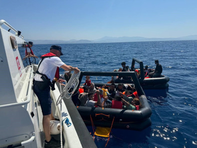Yunanistan ölüme itti, Türkiye 124 düzensiz göçmeni kurtardı - Resim : 1
