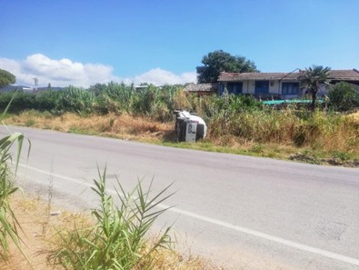 Balıkesir'de feci kaza! Sürücü direksiyon hakimiyetini kaybetti! Takla atarak şarampole devrildi - Resim : 1