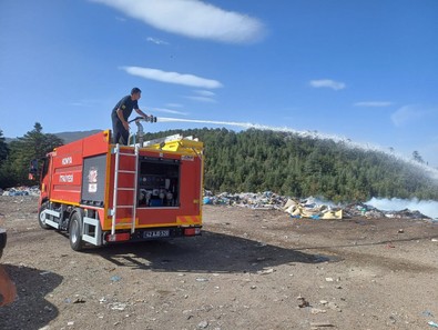 Beyşehir'de çöp toplama merkezinde korkutan yangın! Ekipler müdahale etti - Resim : 1