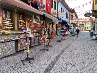 Eskişehir'de termometreler 3 dereceye kadar düştü. Tarihi bölgede in cin top oynadı - Resim : 3