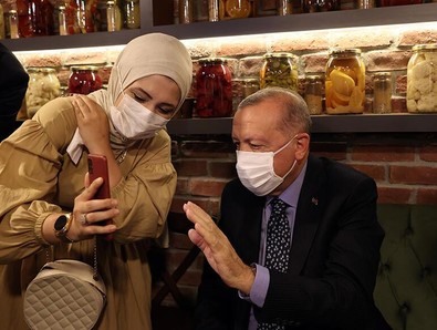 Cumhurbaşkanı Erdoğan'dan Çengelköy'de sürpriz ziyaret! - Resim : 3