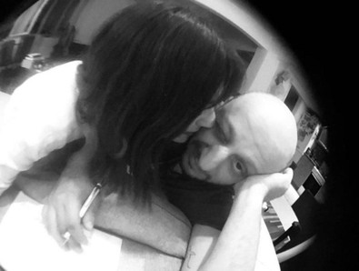 Leyla ile Mecnun'un İsmail Abi'si Serkan Keskin 44 yaşına bastı! Sevgilisi aşka geldi... - Resim : 1