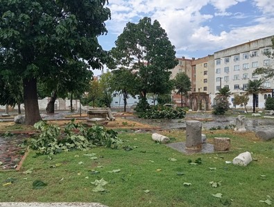 Meteoroloji'den Tekirdağ'a çok önemli uyarı gelmişti. Etkili olan dolu yağışı ve fırtınanın ardından manzara korkunçtu - Resim : 2