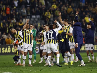 Fenerbahçe, şampiyonluk yarışına tutundu! - Resim : 1