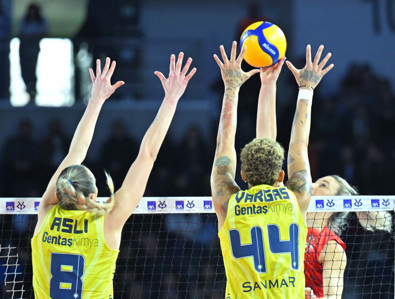Fenerbahçe Opet, THY’yi devirdi, finale yükseldi! - Resim : 1