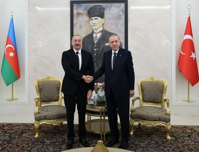 Cumhurbaşkanı Erdoğan, Azerbaycan Cumhurbaşkanı İlham Aliyev ile görüştü! - Resim : 1
