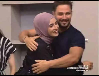 Masterchef'te bu kez yemekler değil, kalpler uçuştu! O ikili arasındaki aşk iddiaları - Resim : 2