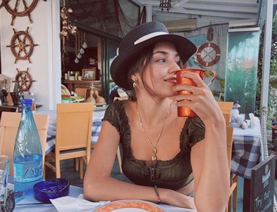 Murat Dalkılıç ve Hande Erçel'den otel çalışanlarına yasak! - Resim : 1