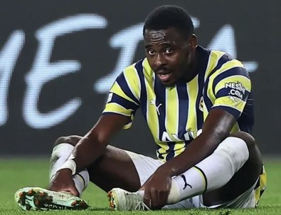 Fenerbahçe'de Mourinho Samet'i örnek gösterip o 2 oyuncuyu mu hedef aldı? Eğer öyleyse ortalık karışacak - Resim : 1