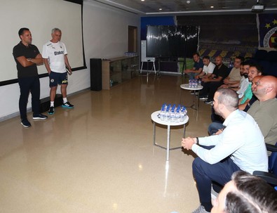 Fenerbahçe’de Jose Mourinho dönemi başladı! Teknik heyeti belli oldu - Resim : 2