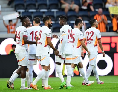 Galatasaray’ın Avusturya kampı sürüyor! Cimbom hazırlık maçında Lecce ile karşılaşacak - Resim : 1