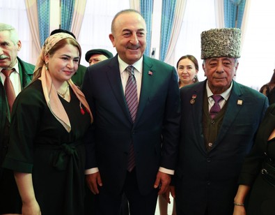 Bakan Çavuşoğlu, Ahıska Türkleri ile bir araya geldi - Resim : 1
