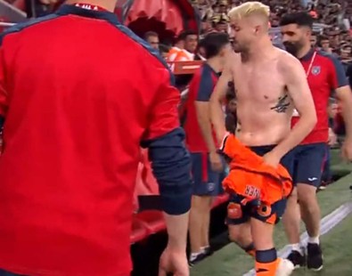 Fenerbahçe maçında formasını yere atmıştı! Başakşehir’den ayrılan Caner Erkin’in yeni takımı belli oldu! - Resim : 2