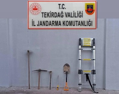 Kaçak kazı yaparken suç üstü yakalandı! - Resim : 1