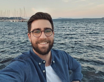 Oyuncu meslektaşlarını ti'ye aldı! Çağlar Ertuğrul'un havaalanı paylaşımı büyük yankı uyandırdı! Birilerine fena taş attı - Resim : 2