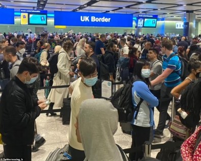 Avrupa'da grev sebebiyle birçok uçuş iptal edildi, yolcular mağdur oldu - Resim : 1