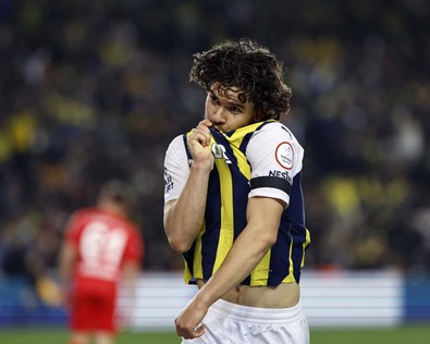 Ferdi Kadıoğlu Fenerbahçe’yi özledi! Yönetimden izin istedi - Resim : 1