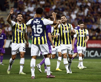 Fenerbahçe’de bir isim daha gidici! Yönetim kapıyı gösterdi! Yıldız futbolcu satış listesine koyuldu - Resim : 1