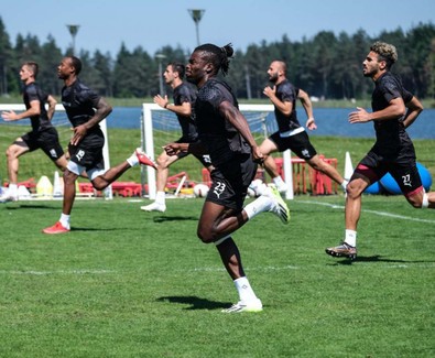 Hatayspor Teknik Direktörü Volkan Demirel’den sert sözler: “Yaşananları anlatırsam, insanların yüzüne bakacak suratınız kalmaz” - Resim : 1
