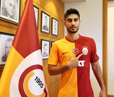 İki teklif birden geldi! Galatasaray’ın yeni transferi geldiği gibi gidiyor! Sürpriz ayrılığa hazır olun! - Resim : 1