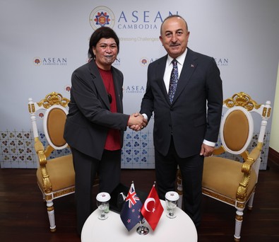 Dışişleri Bakanı Çavuşoğlu Kamboçya'da - Resim : 2