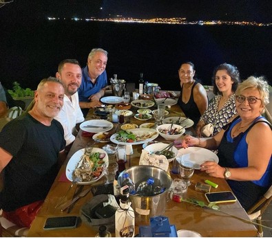 Hülya Avşar ile Ozan Güven Avyalık'ta buluştu! Dava öncesi dikkat çeken detay! - Resim : 2