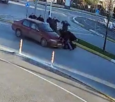 Sakarya'da akıllara durgunluk veren olay: Yaşlı kadın 5 dakika arayla çifte felaket yaşadı! - Resim : 2