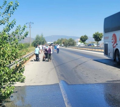 Aydın'da yolcu otobüsü faciası! İş makinesine arkadan çarptı: 1'i ağır çok sayıda yaralı - Resim : 1