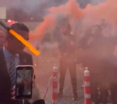 Fenerbahçe'nin transfer şampiyonu başkanı Ali Koç büyük bir tehlike atlattı! Taraftar az kalsın yüzünü yakacaktı - Resim : 1