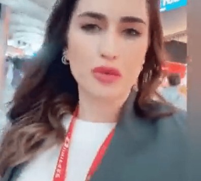 Kadın havalimanı görevlisinin simide verdiği para akıllara zarar... 5 TL, 10 TL, 15TL, 20 TL, 25 TL, 30 TL, 50 TL, 60 TL değil - Resim : 1