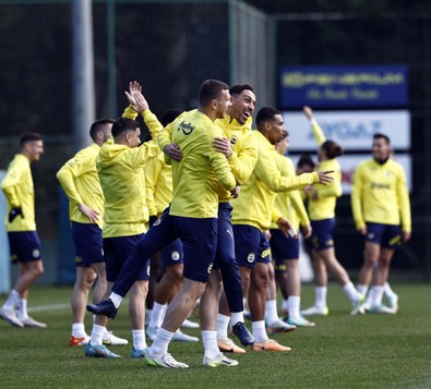 Fenerbahçe, Süper Kupa maçı hazırlıklarını tamamladı! Sarı-lacivertliler Arabistan yolcusu - Resim : 1
